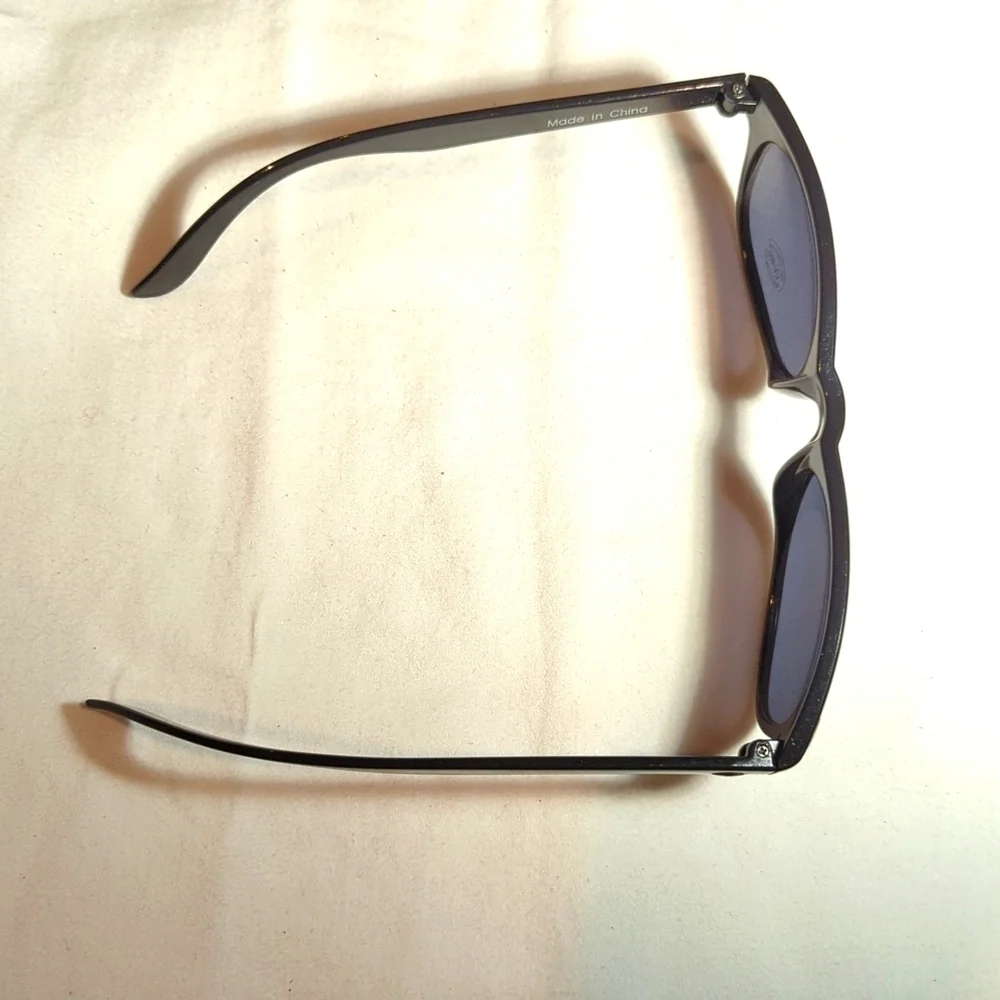 10 Plastic Sunglasses Wayfarer Party Favors Black